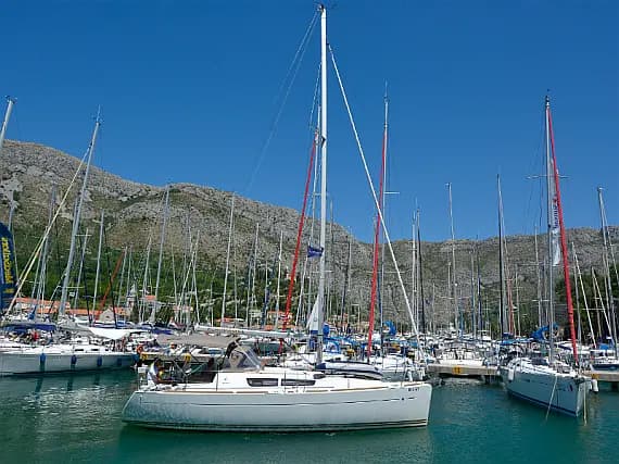 Sun Odyssey 33i in Dubrovnik / ACI Marina Dubrovnik - Photo 1