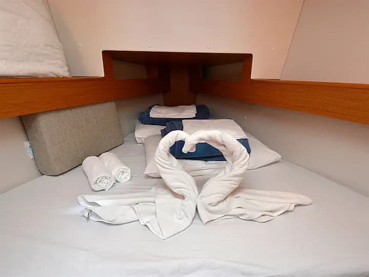 Sun Odyssey 33i in Dubrovnik / ACI Marina Dubrovnik - Photo 4
