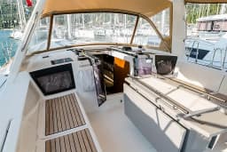 Oceanis 45 in Tivat / Porto Montenegro thumbnail 16