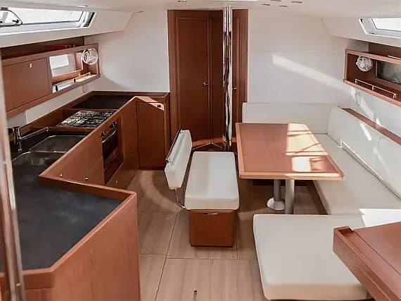 Oceanis 45 in Tivat / Porto Montenegro - Photo 3
