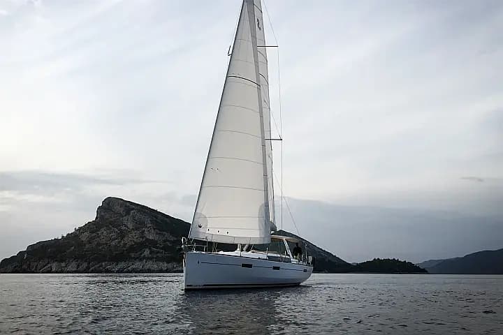 Oceanis 45 in Tivat / Porto Montenegro - Photo 4