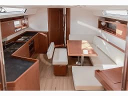 Oceanis 45 in Tivat / Porto Montenegro thumbnail 6