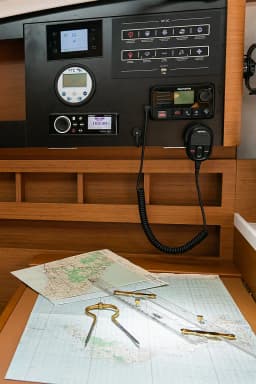 Sun Odyssey 410 in Volos / Port of Volos thumbnail 10