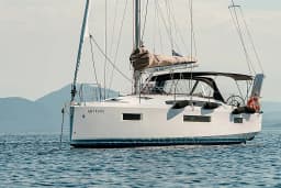 Sun Odyssey 410 in Volos / Port of Volos thumbnail 12
