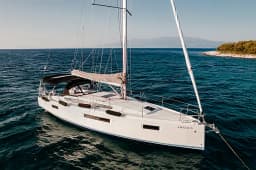 Sun Odyssey 410 in Volos / Port of Volos thumbnail 3