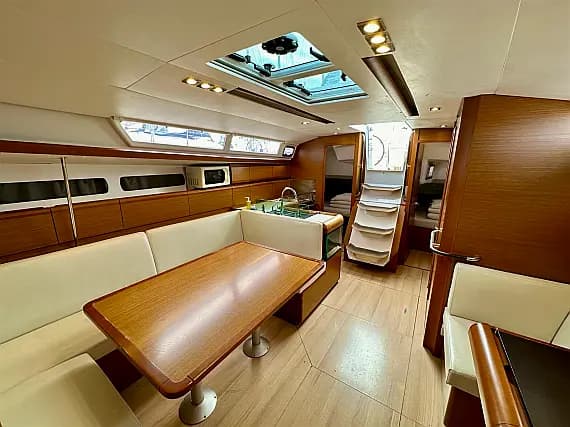 Sun Odyssey 449 in Sukošan / D-Marin Dalmacija Marina - Photo 3