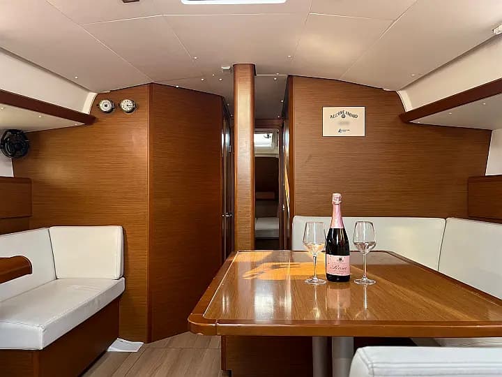 Sun Odyssey 449 in Sukošan / D-Marin Dalmacija Marina - Photo 4