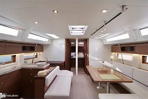 Oceanis 51.1 in Puntone / Marina di Scarlino - Photo 3