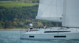 Oceanis 40.1 in Athens / Alimos Marina thumbnail 3