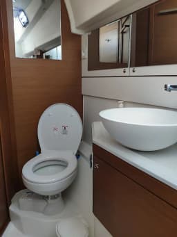 Jeanneau 51 in Preveza Marina thumbnail 3