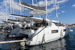 Lagoon 46 in Rogoznica / Marina Frapa thumbnail 10