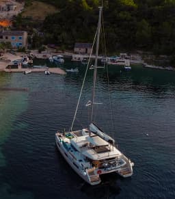 Lagoon 46 in Rogoznica / Marina Frapa thumbnail 9