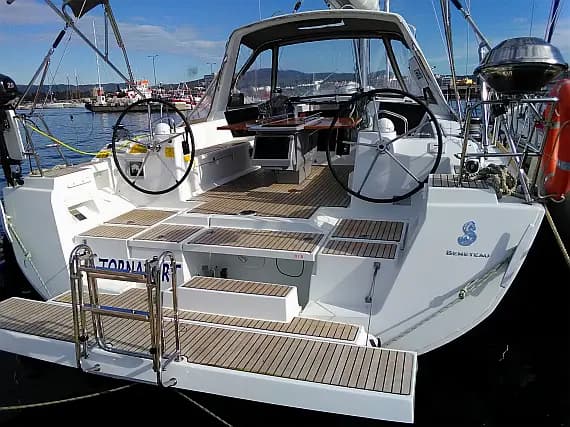 Oceanis 45 in Palamós / Club Nàutic Costa Brava - image 1