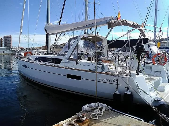 Oceanis 45 in Palamós / Club Nàutic Costa Brava - Photo 4