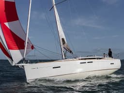Sun Odyssey 419 in Lavrion / Olympic Marina thumbnail 11