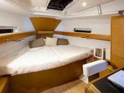 Sun Odyssey 419 in Lavrion / Olympic Marina thumbnail 12