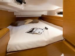 Sun Odyssey 419 in Lavrion / Olympic Marina thumbnail 13
