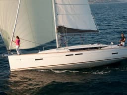 Sun Odyssey 419 in Lavrion / Olympic Marina thumbnail 6