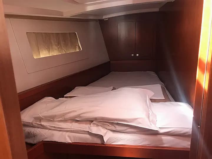 Oceanis 45 in Sicily / Furnari / Marina Portorosa - Photo 4