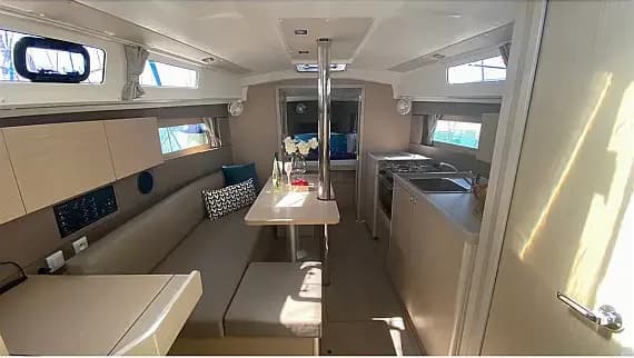 Oceanis 35.1 in Castiglioncello / Marina Cala de' Medici - Photo 3