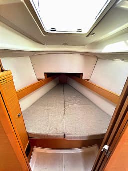 Sun Odyssey 33i in Sukošan / D-Marin Dalmacija Marina thumbnail 13