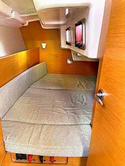 Sun Odyssey 33i in Sukošan / D-Marin Dalmacija Marina thumbnail 17