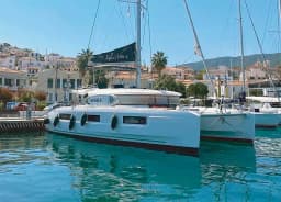 Lagoon 46 in Mykonos / Tourlos Marina thumbnail 8