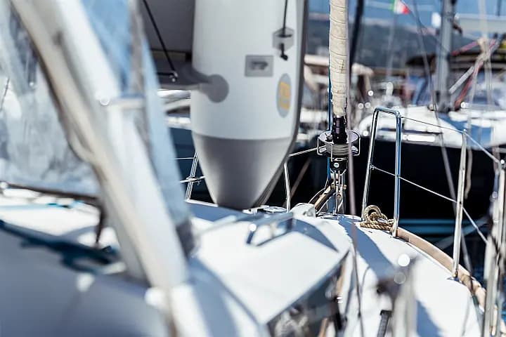 Oceanis 38 in Sardinia / Portisco / Marina di Portisco - Photo 4