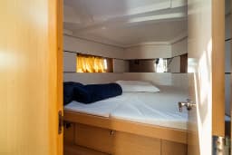 Oceanis 38 in Sardinia / Portisco / Marina di Portisco thumbnail 6