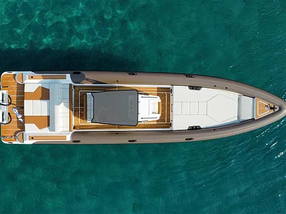 Deck plan of Rock Marine 36 in Kalamata Port