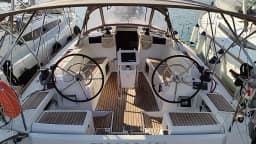Sun Odyssey 419 in Volos / Port of Volos thumbnail 3
