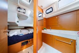 Sun Odyssey 519 in Rhodes New Marina thumbnail 12
