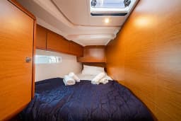 Sun Odyssey 519 in Rhodes New Marina thumbnail 13