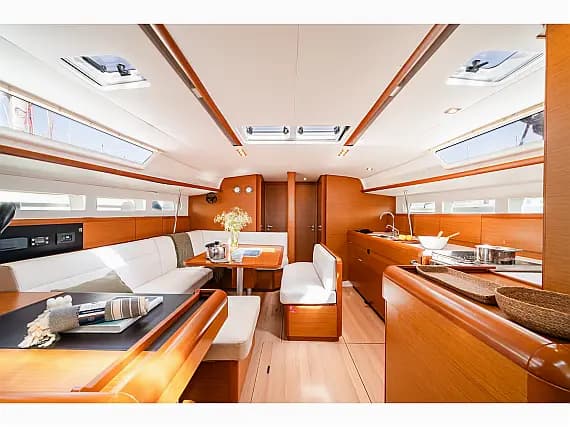 Sun Odyssey 519 in Rhodes New Marina - Photo 3