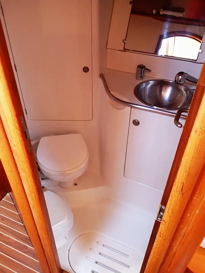 Sun Odyssey 37 in Lefkada / Nikiana Marina - Photo 5