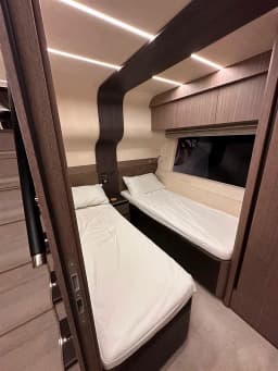 Galeon 680 Fly in Dubrovnik / Marina Frapa Dubrovnik thumbnail 34