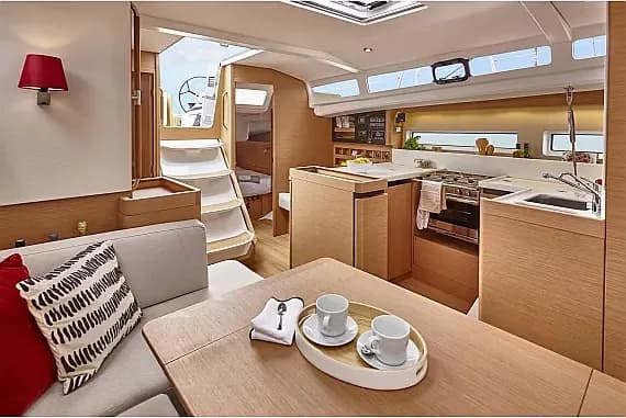 Sun Odyssey 440 in Paros / Piso Livadi Port - Photo 3