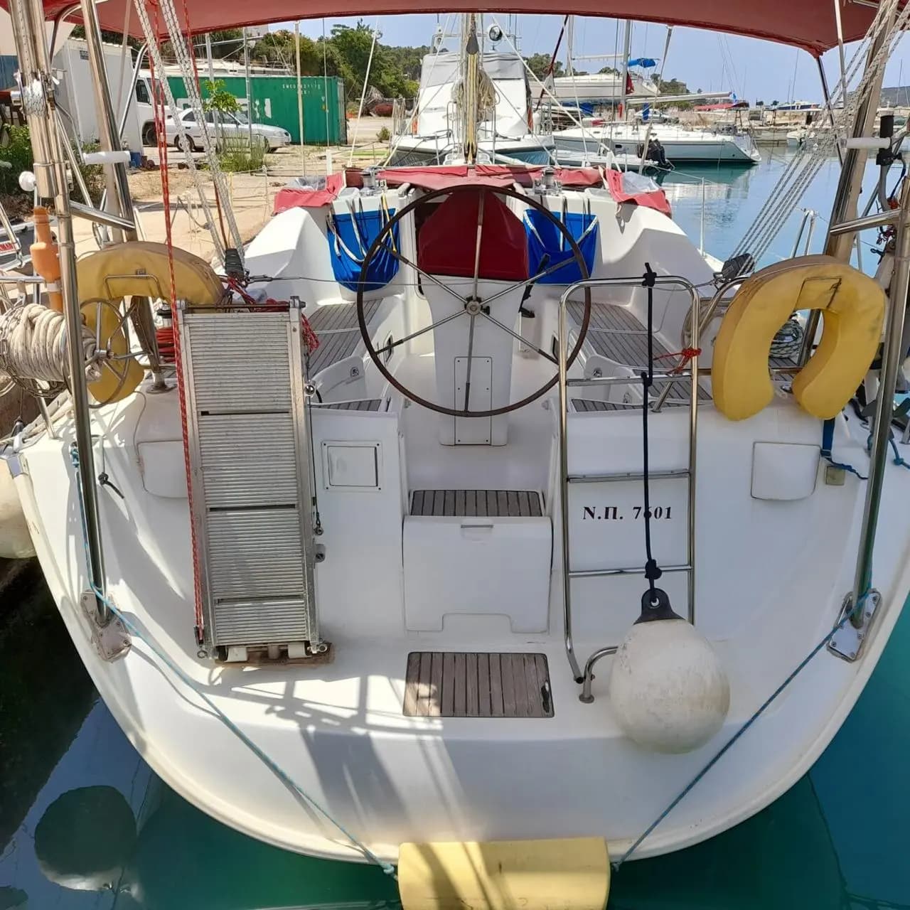 Oceanis 393 in Pilos / Pylos Marina - Photo 4