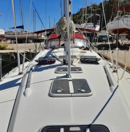 Oceanis 393 in Pilos / Pylos Marina thumbnail 7
