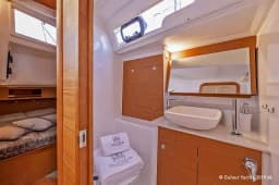 Dufour 390 in Mallorca / Palma de Mallorca / La Lonja Marina Charter thumbnail 4