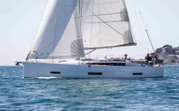 Dufour 390 in Mallorca / Palma de Mallorca / La Lonja Marina Charter thumbnail 6