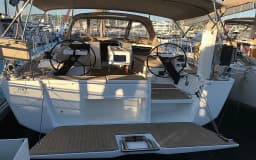 Dufour 390 in Mallorca / Palma de Mallorca / La Lonja Marina Charter thumbnail 7