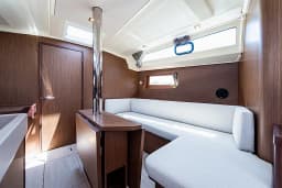 Oceanis 41.1 in Lefkada / Port of Lefkas thumbnail 16