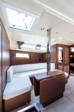 Oceanis 41.1 in Lefkada / Port of Lefkas thumbnail 17