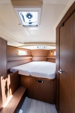 Oceanis 41.1 in Lefkada / Port of Lefkas thumbnail 18