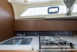 Oceanis 41.1 in Lefkada / Port of Lefkas thumbnail 25