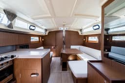 Oceanis 41.1 in Lefkada / Port of Lefkas thumbnail 6