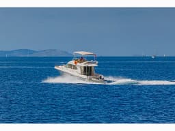 Prestige 36 Fly in Primošten / Marina Kremik thumbnail 11