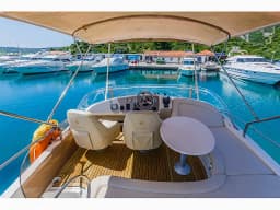 Prestige 36 Fly in Primošten / Marina Kremik thumbnail 17