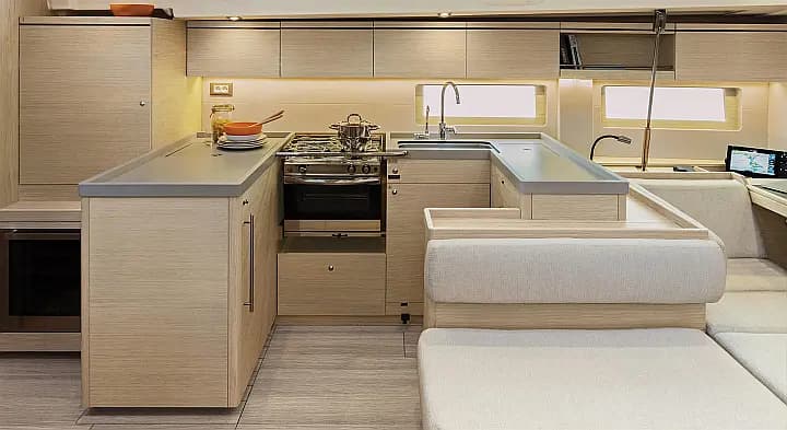 Oceanis 51.1 in Athens / Alimos Marina - Photo 4